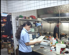 <b>法律人员深切各餐饮店</b>